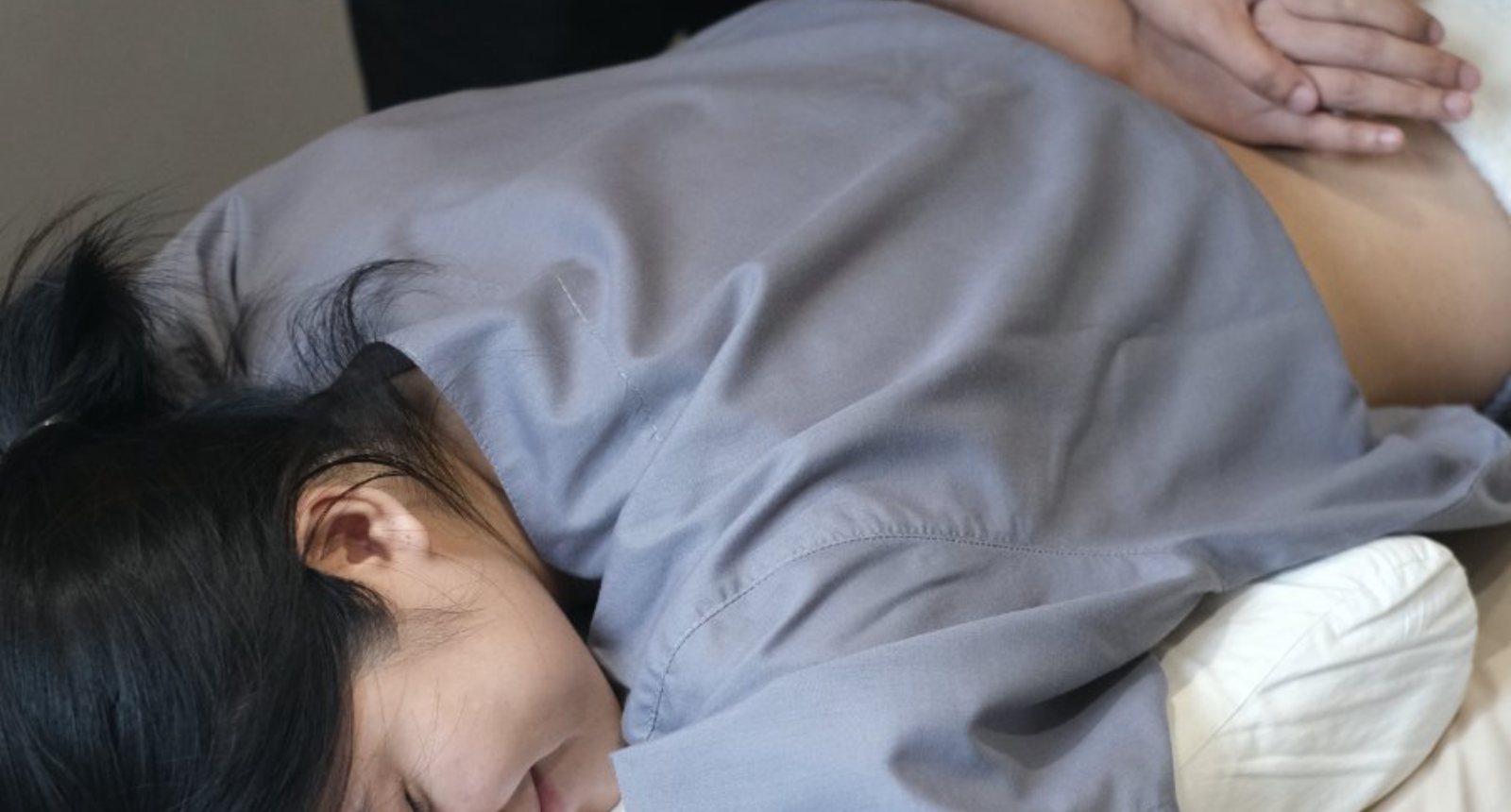 ออฟฟิศซินโดรม: ทำไมปวดคอ บ่า ไหล่ และจะแก้ที่ต้นเหตุได้อย่างไร